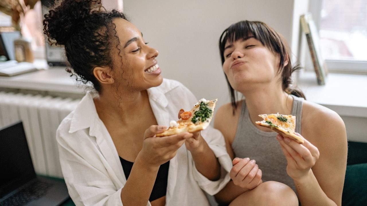 how binge eating, emotional eating and overeating develop and how to stop binge and overeating