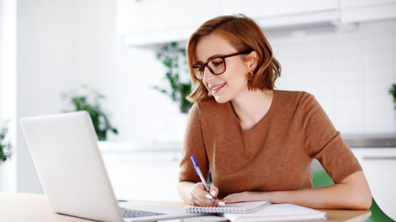 studying a digital marketing certificate