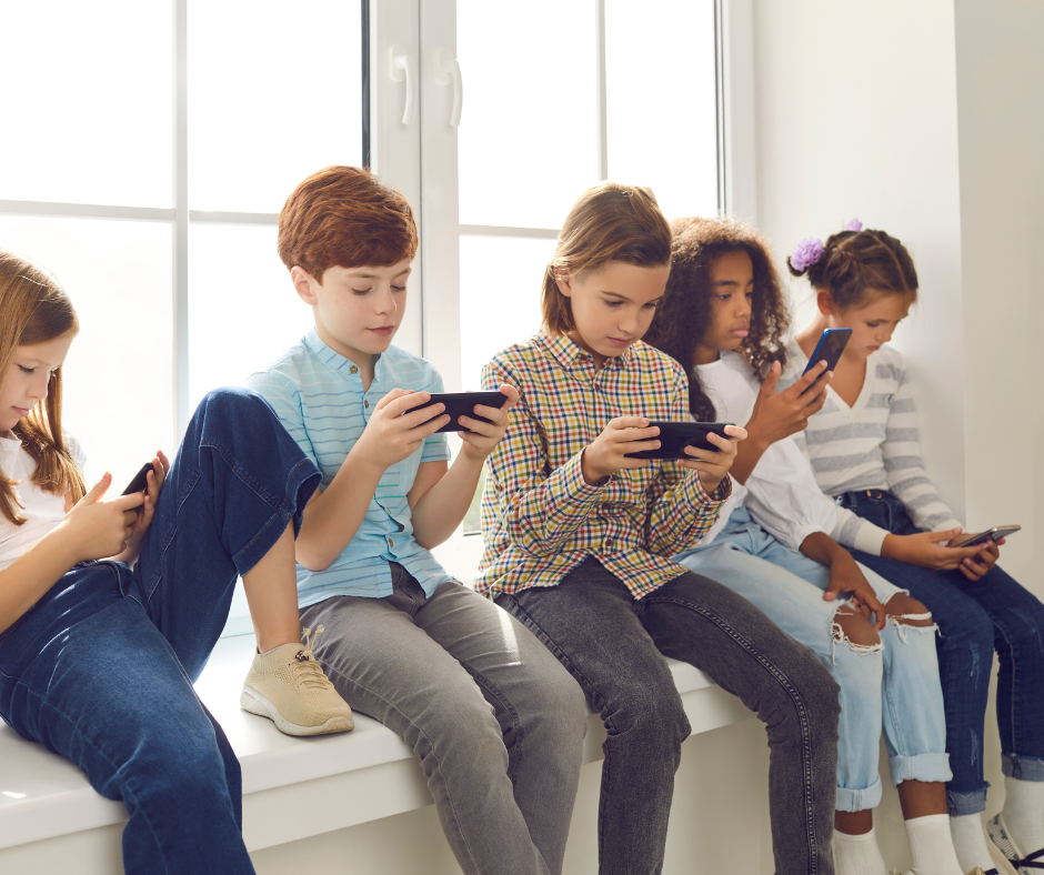 Comparison and disconnection on social media