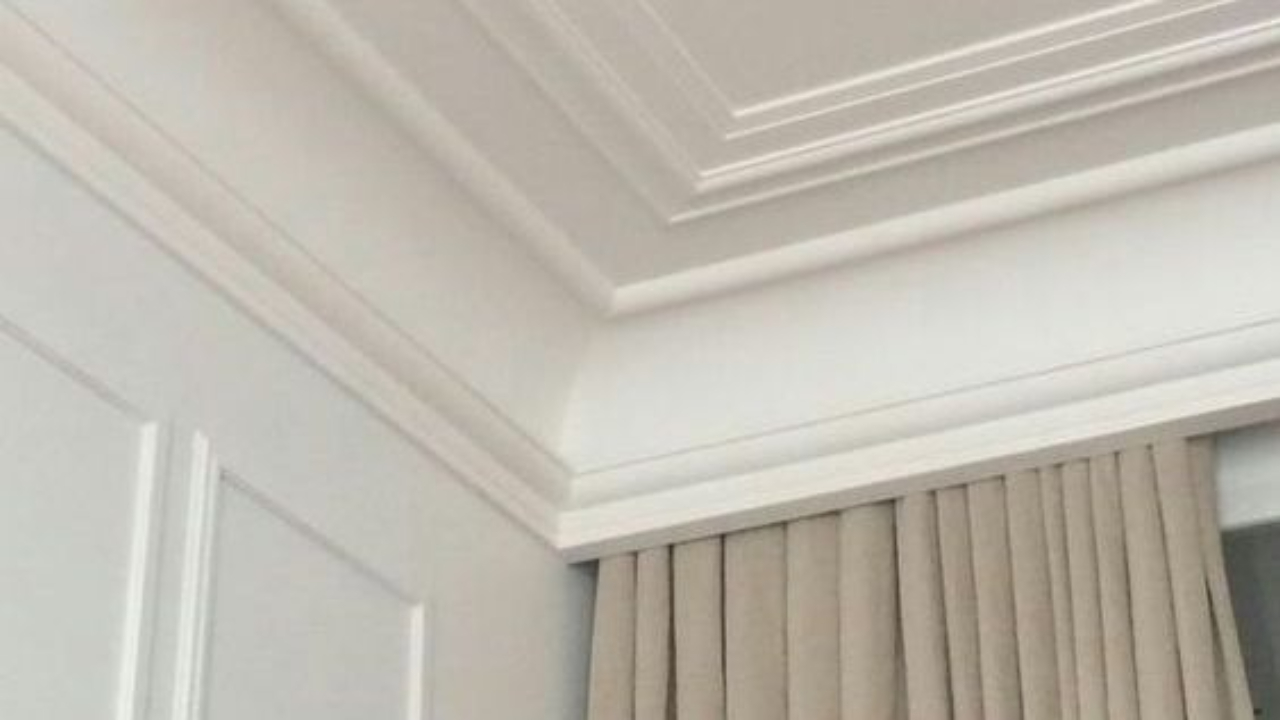 what colour do I paint my ceiilng