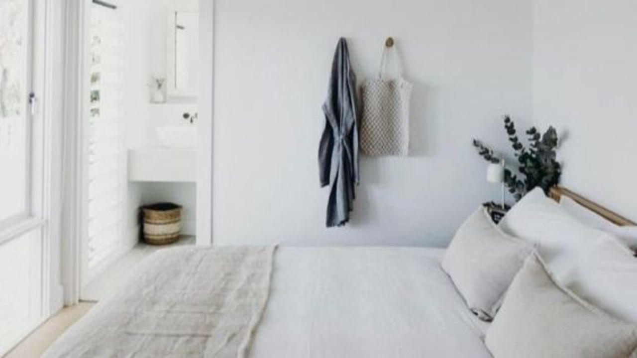 Stylish White Bedroom Schemes