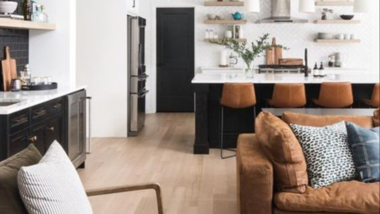 How to use tan leather in a colour palette