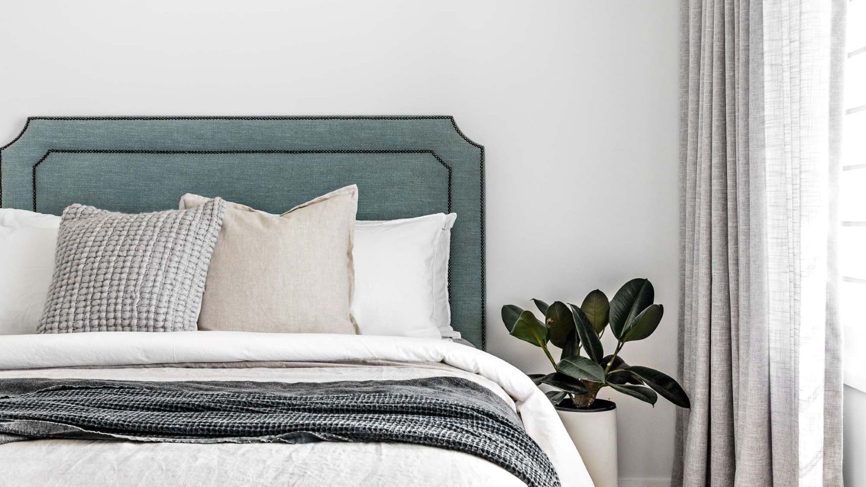 How to choose an upholstered bedhead