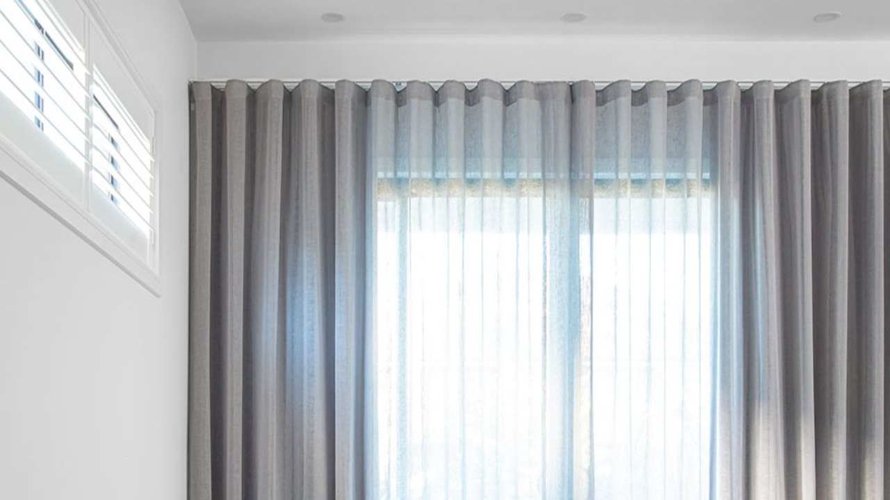 How to complete a room with sheer curtains