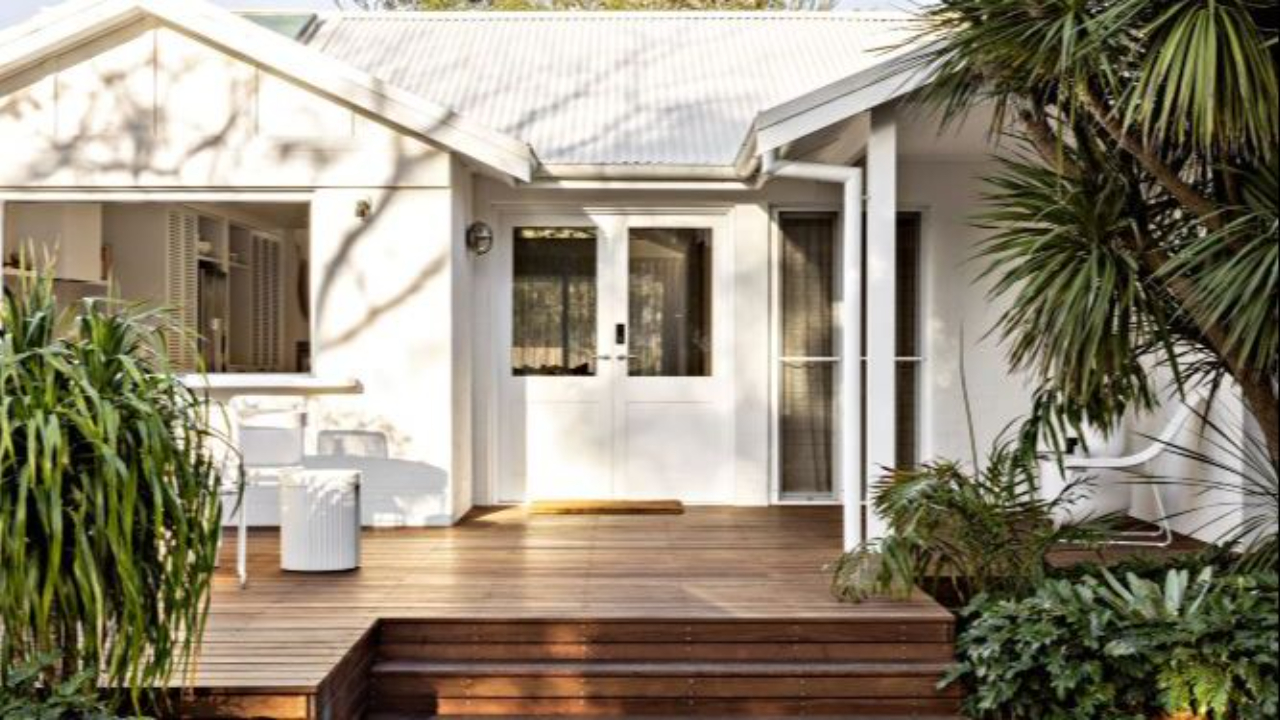 Single storey coastal home