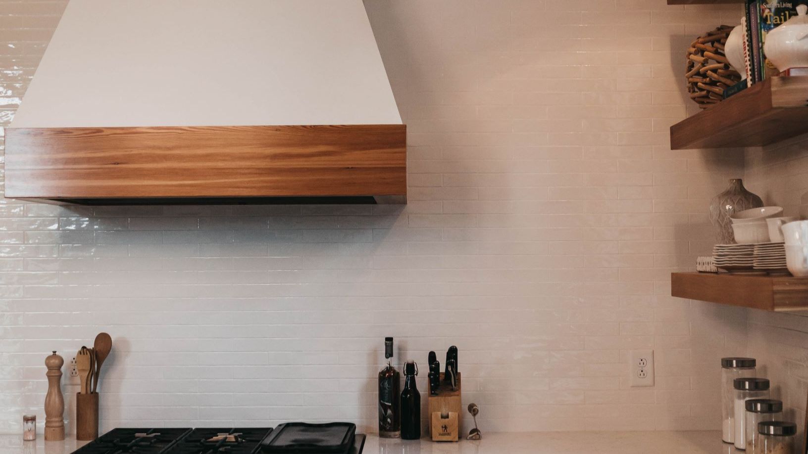 How high should my kitchen splashback be