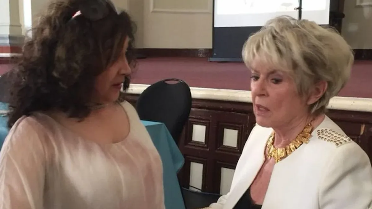 Perm Bassi meets Gloria Hunniford