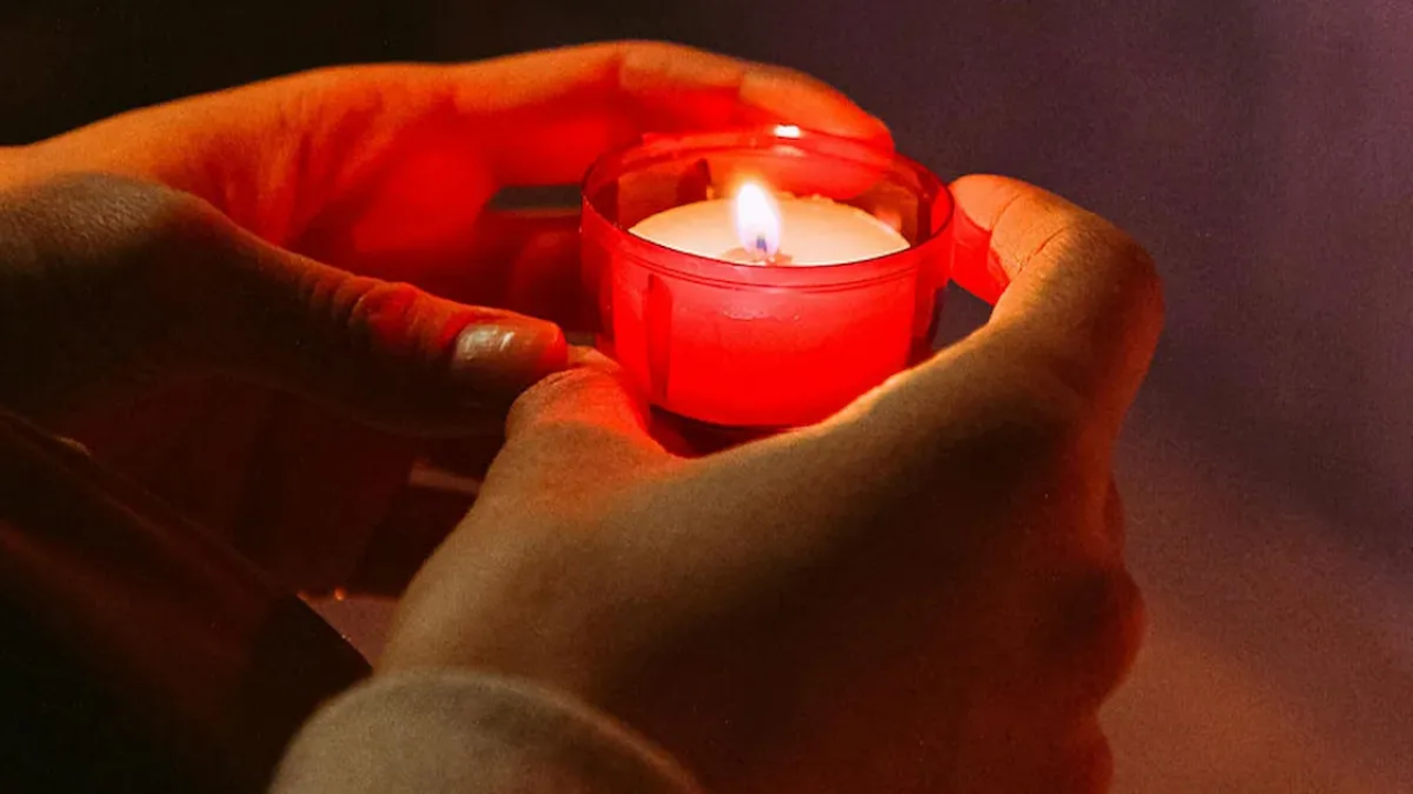 candle light contemplation