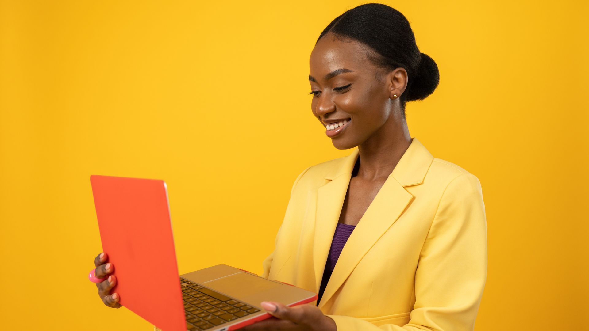 Cliente recibiendo asesoría de Recursos Humanos con servicio de UPTURN.