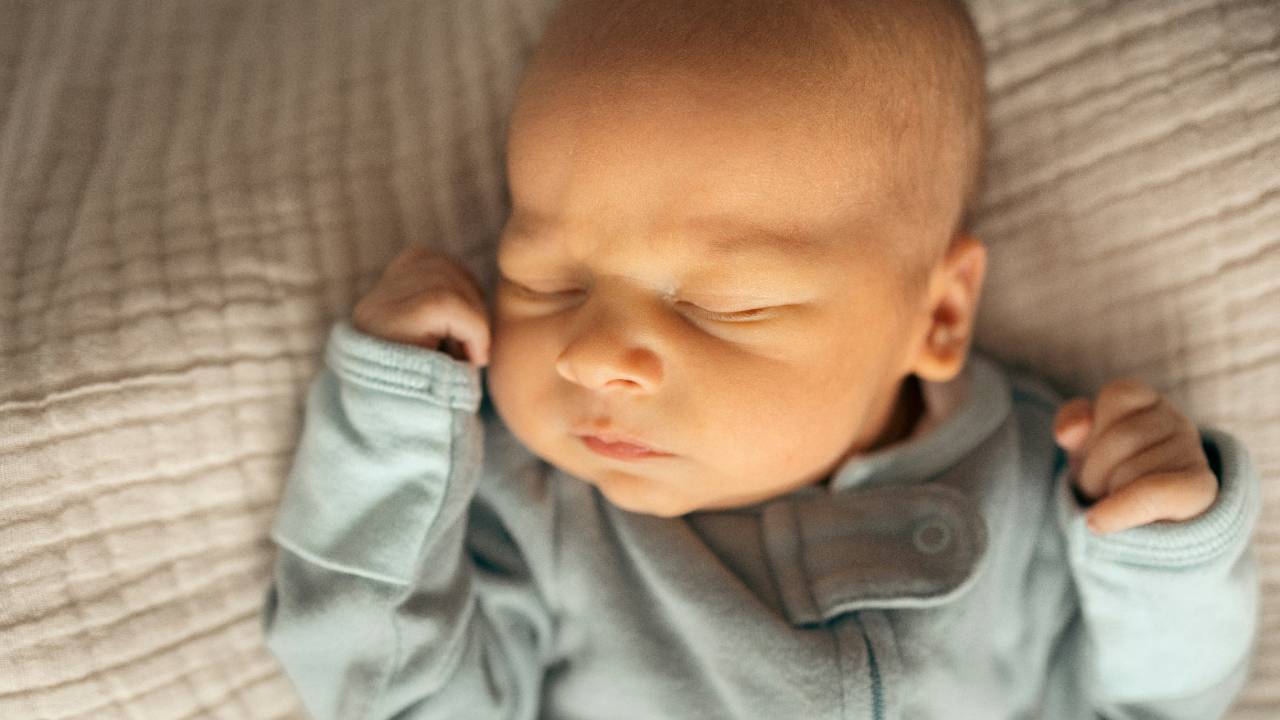 Calmbirth with Amy Watson. First time parent. Physiological labour. Vaginal birth. Skin to skin. Breastfeeding. Positive birth experience. Partner Support. 