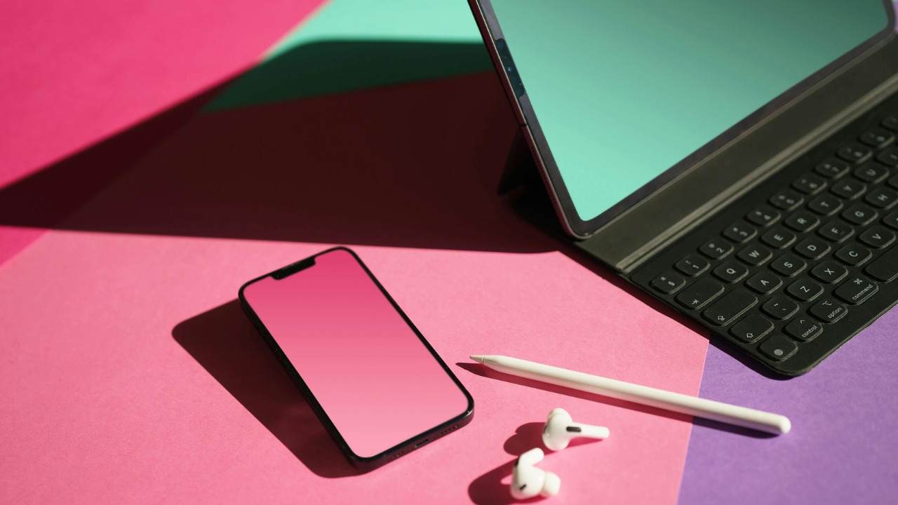 Laptop and smartphone on a desk