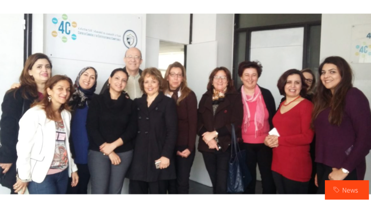 Ines Nasri leading a USAID training session for Tunisian marketing professors on digital transformation, teaching tools, and new digital marketing trends.