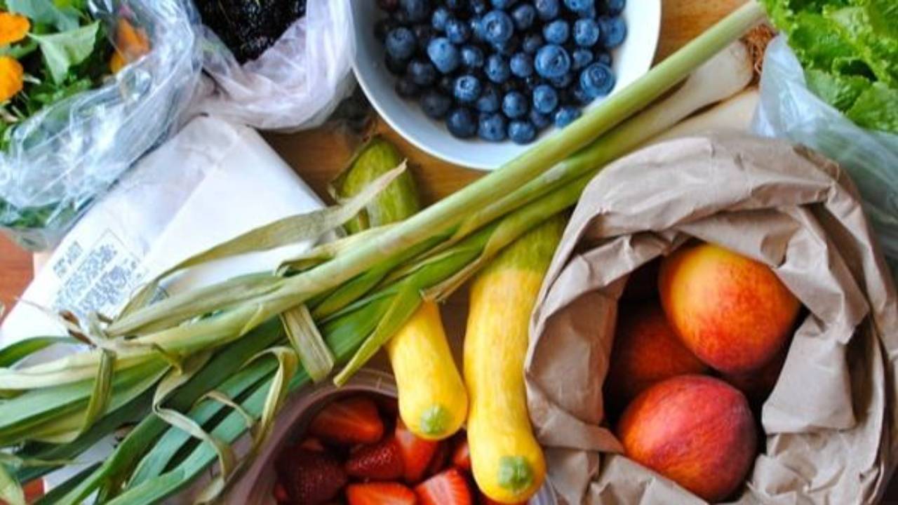 Alimentazione corretta: frutta, verdura non devono mai mancare in una dieta sana
