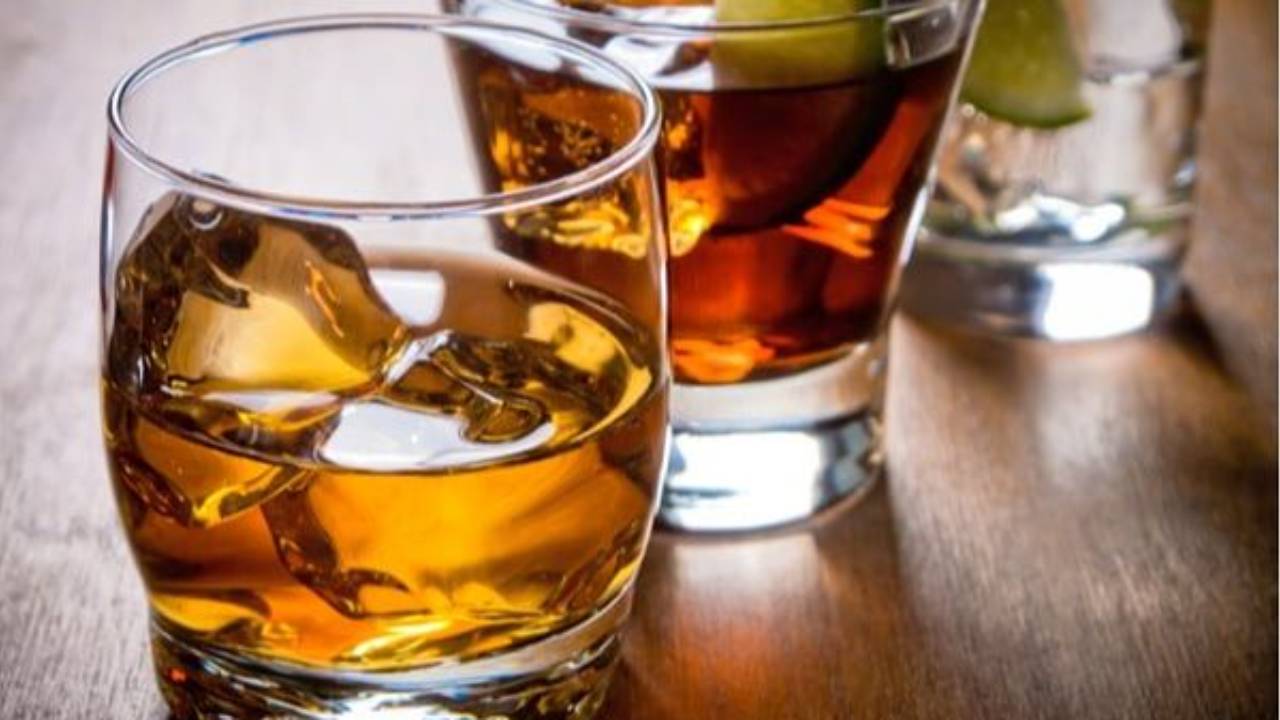 L'alcol fa male alla salute di corpo e cervello: ecco spiegato perché