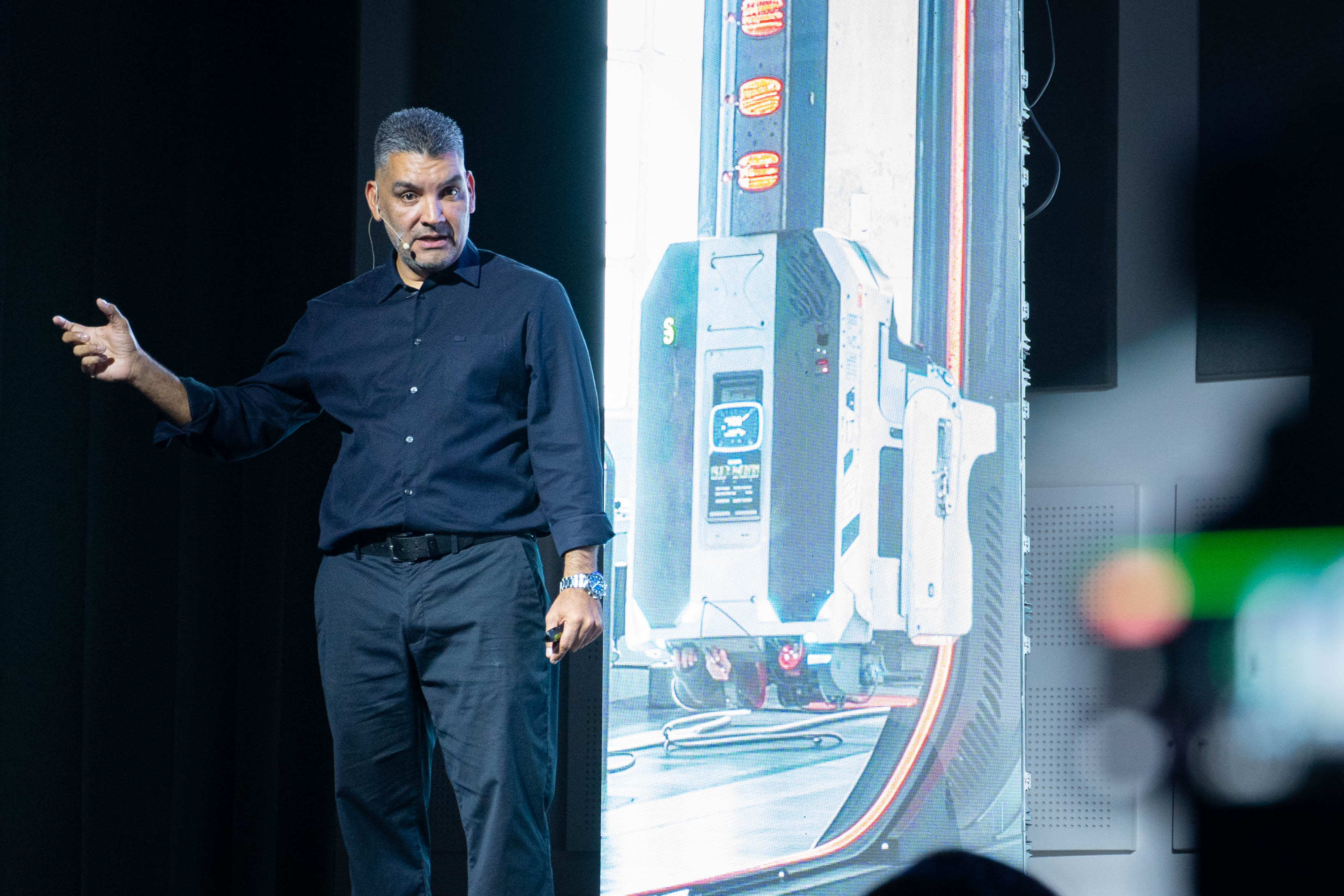 Ismael ramirez speaker en titanes