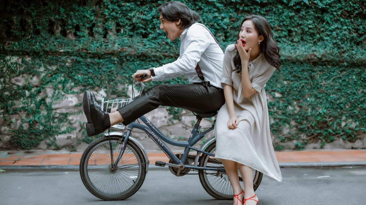 The Secret to Finding Love? Start With Finding Your People