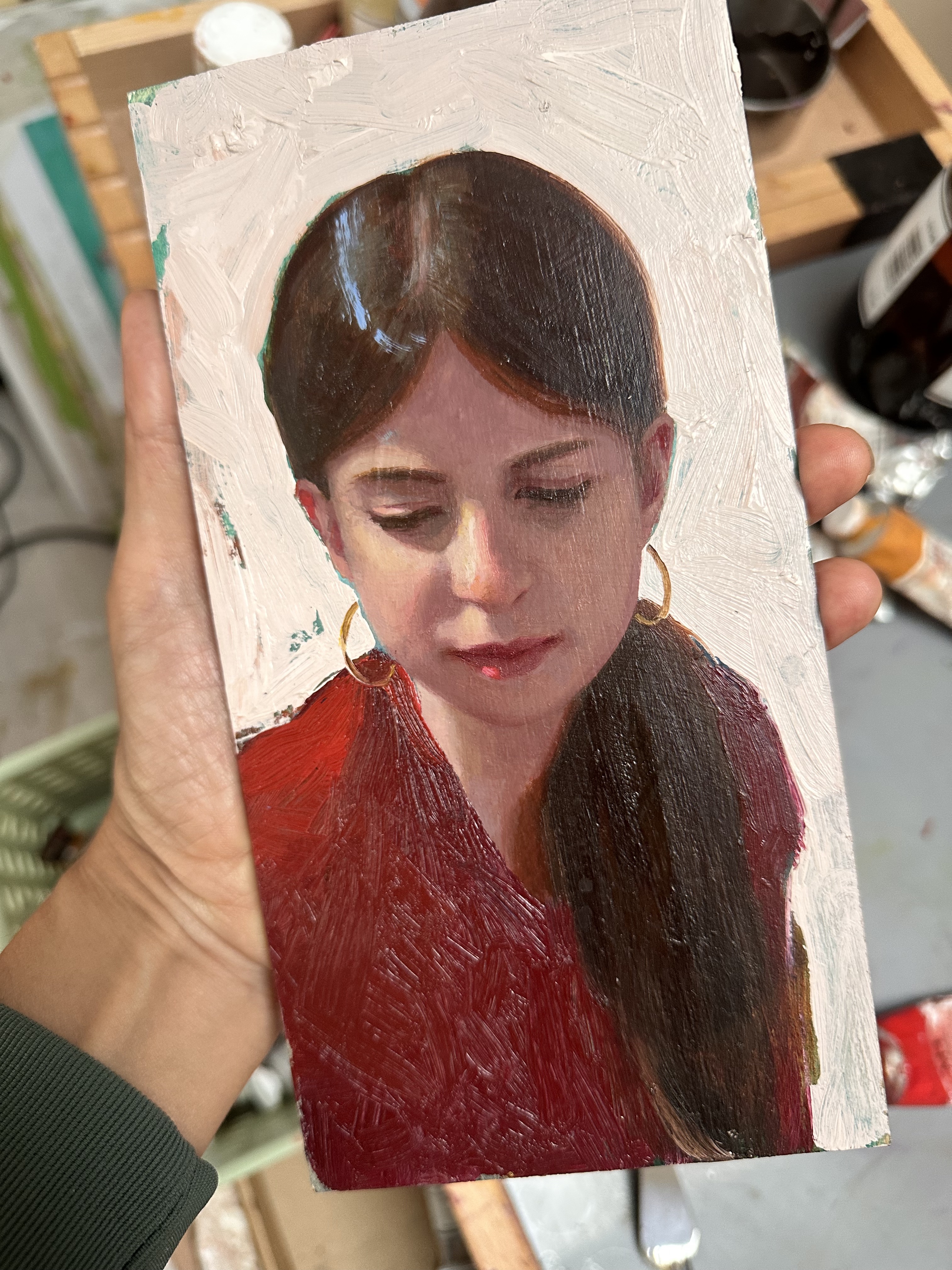 Portrait with Ultramarine Blue in the background and highlights in the hair