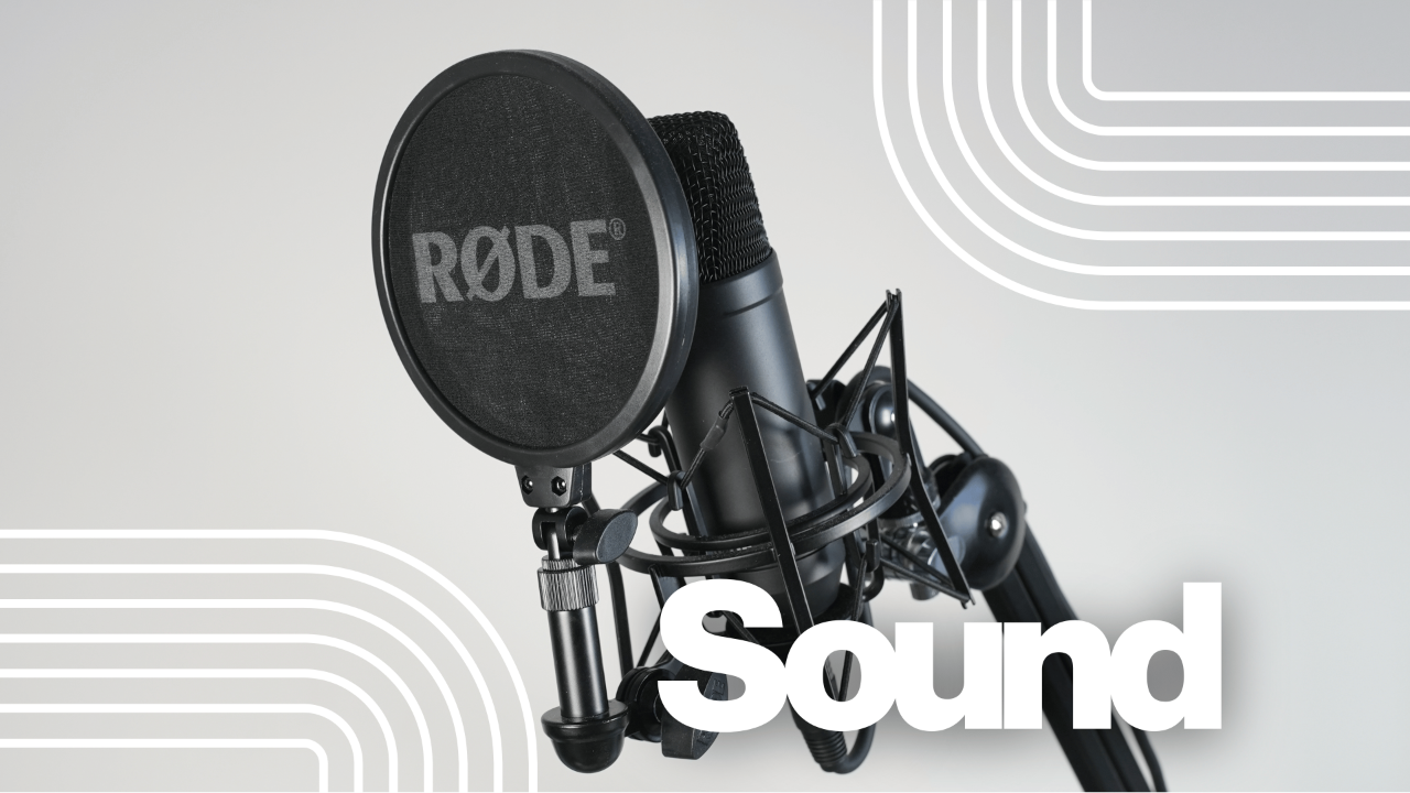 Ein Rode Mikrofon mit Mikrofon Armdem Schriftzug Sound.