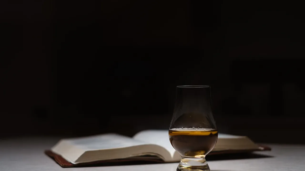 Viski Gölü Krizi (Whisky Loch): Damıtımevlerinin Kendi Ürünlerinde Boğulduğu An
