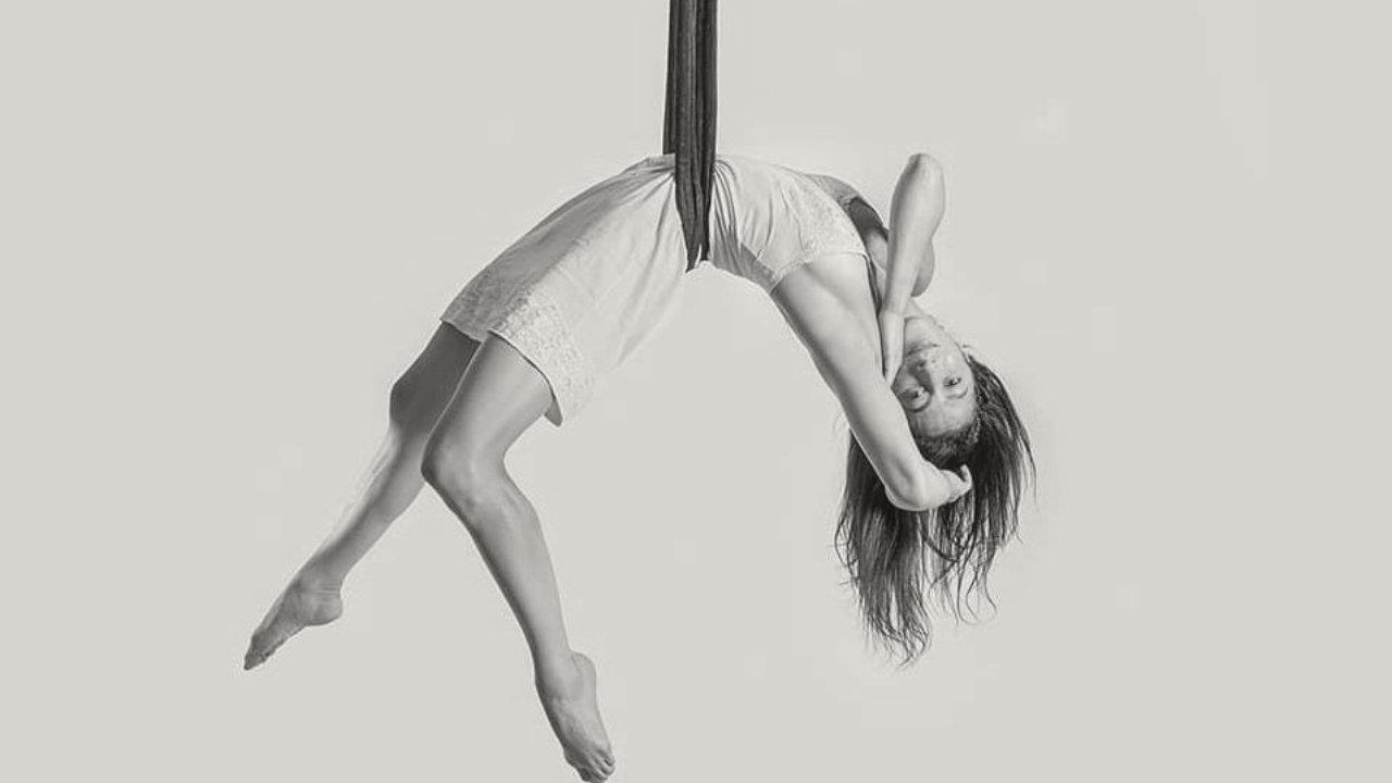 Joseane Martins performing, Cirque du Soleil performer and founder of Cirquenastics