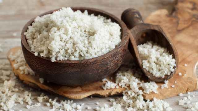 Sea salt with potential microplastics and heavy metals contamination