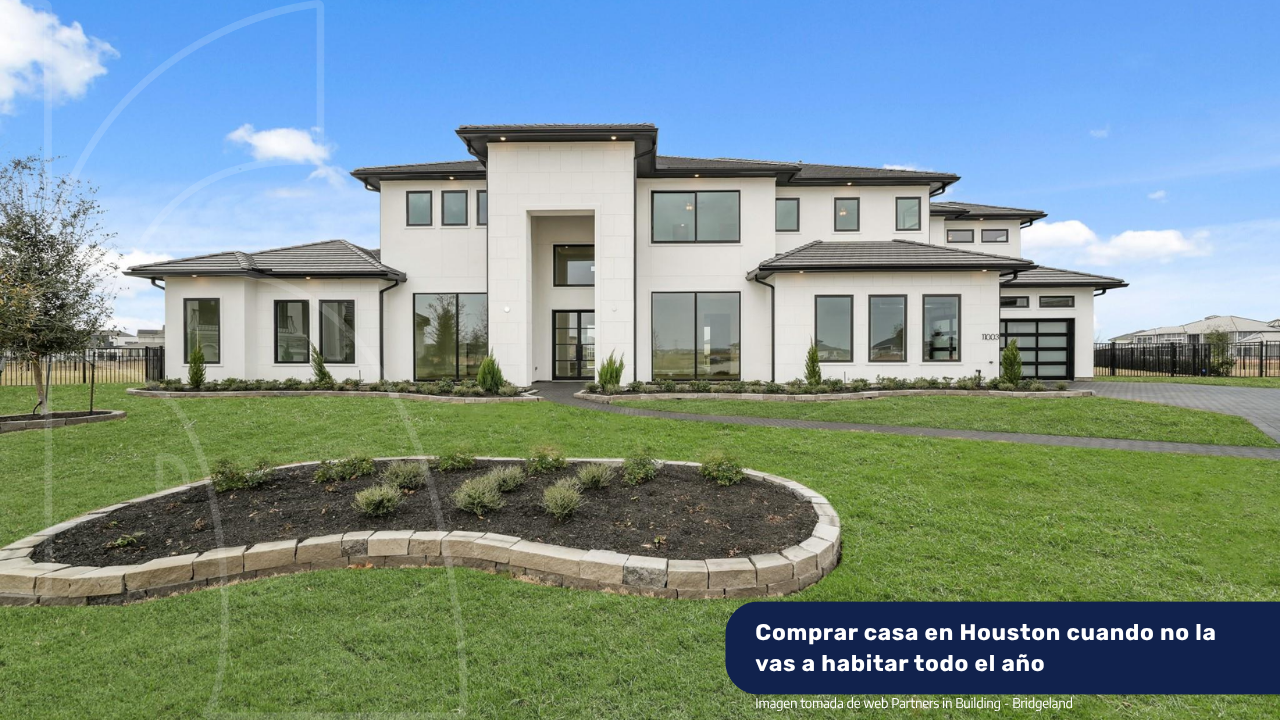 Inversionista analizando compra de casa en Houston para uso parcial con asesoría inmobiliaria estratégica