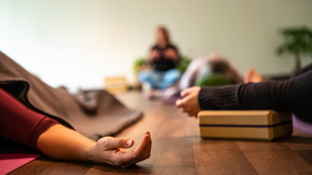 Anne Jablonski is a yoga teacher and a Movingness teacher in Virginia, US.