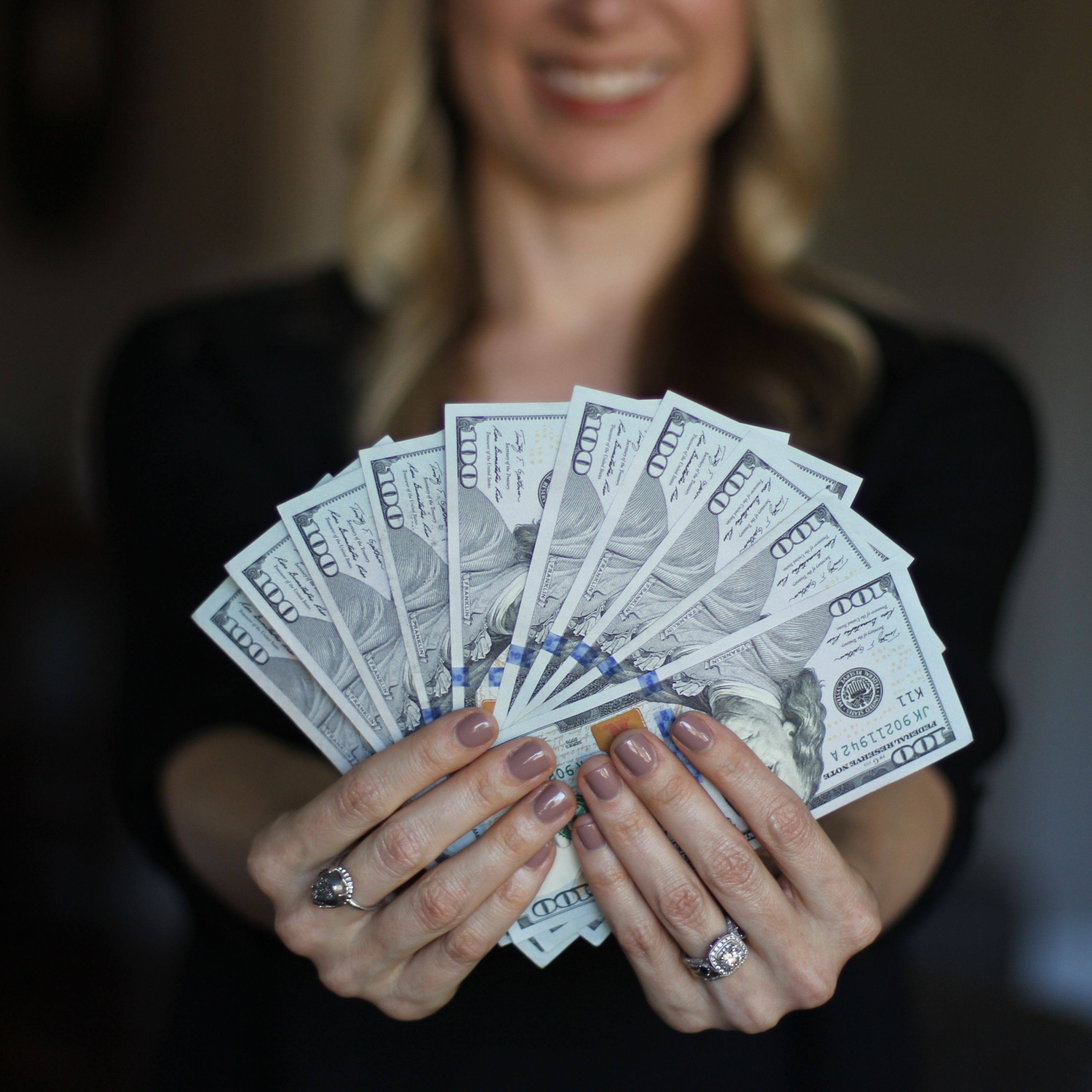 Motivational Monday - Is Money The Root Of All Evil? episode artwork
