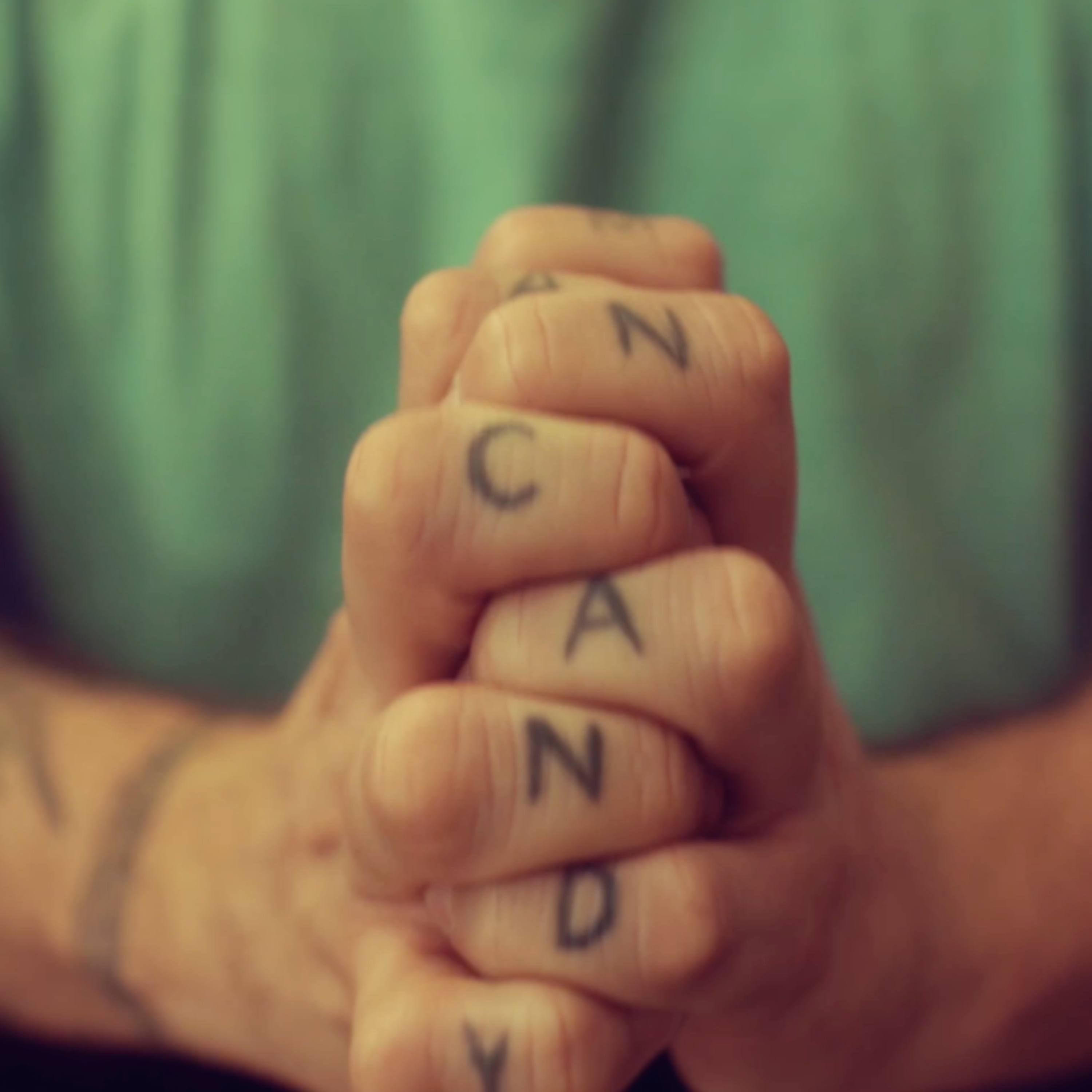 He diseñado ropa para BAd Bunny, Maluma Julieta Venegas entre otros. Ft. MANCANDY #VIVIRDELALENGUA