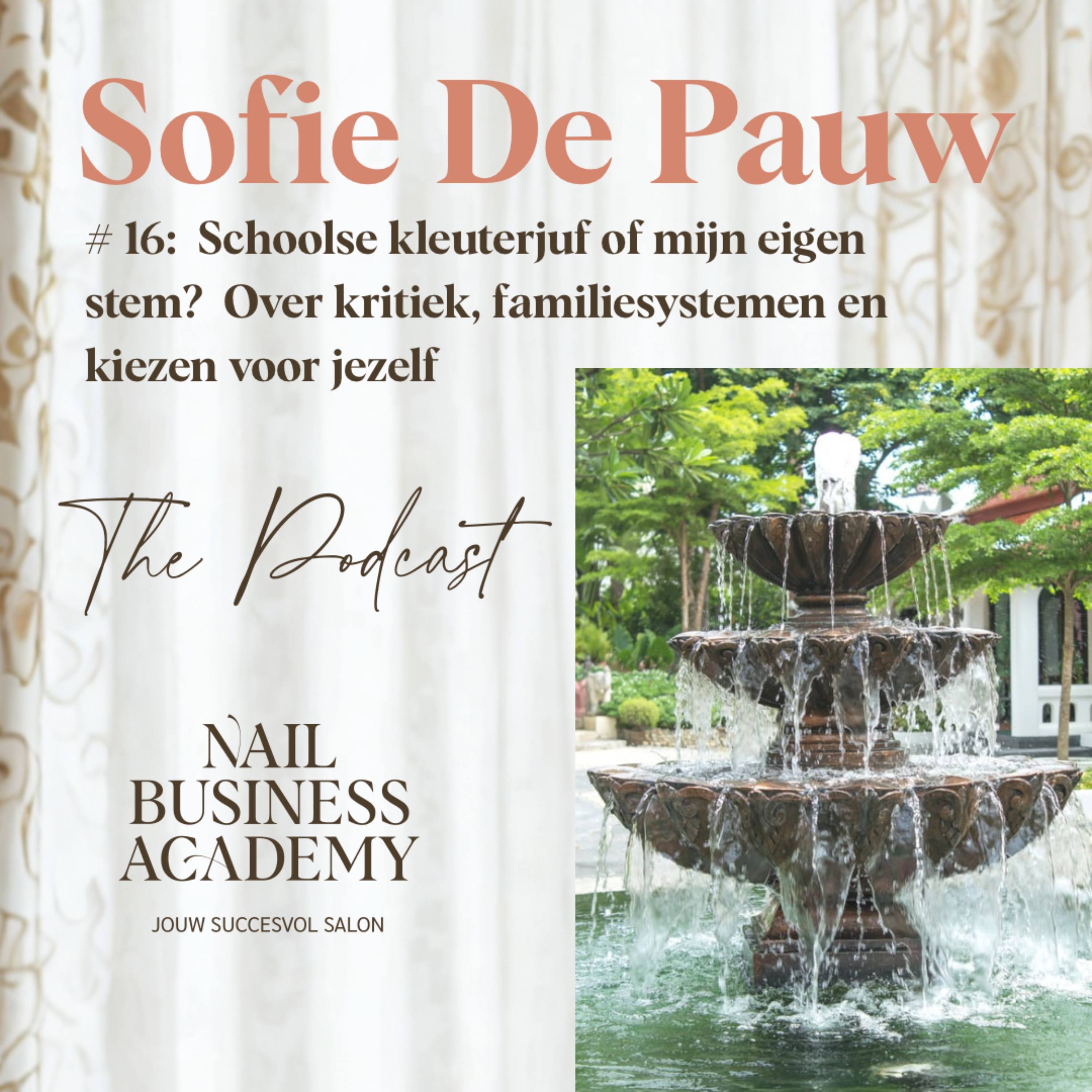 #16 Schoolse kleuterjuf of mijn eigen stem? Over kritiek, familiesystemen en kiezen voor jezelf. episode artwork