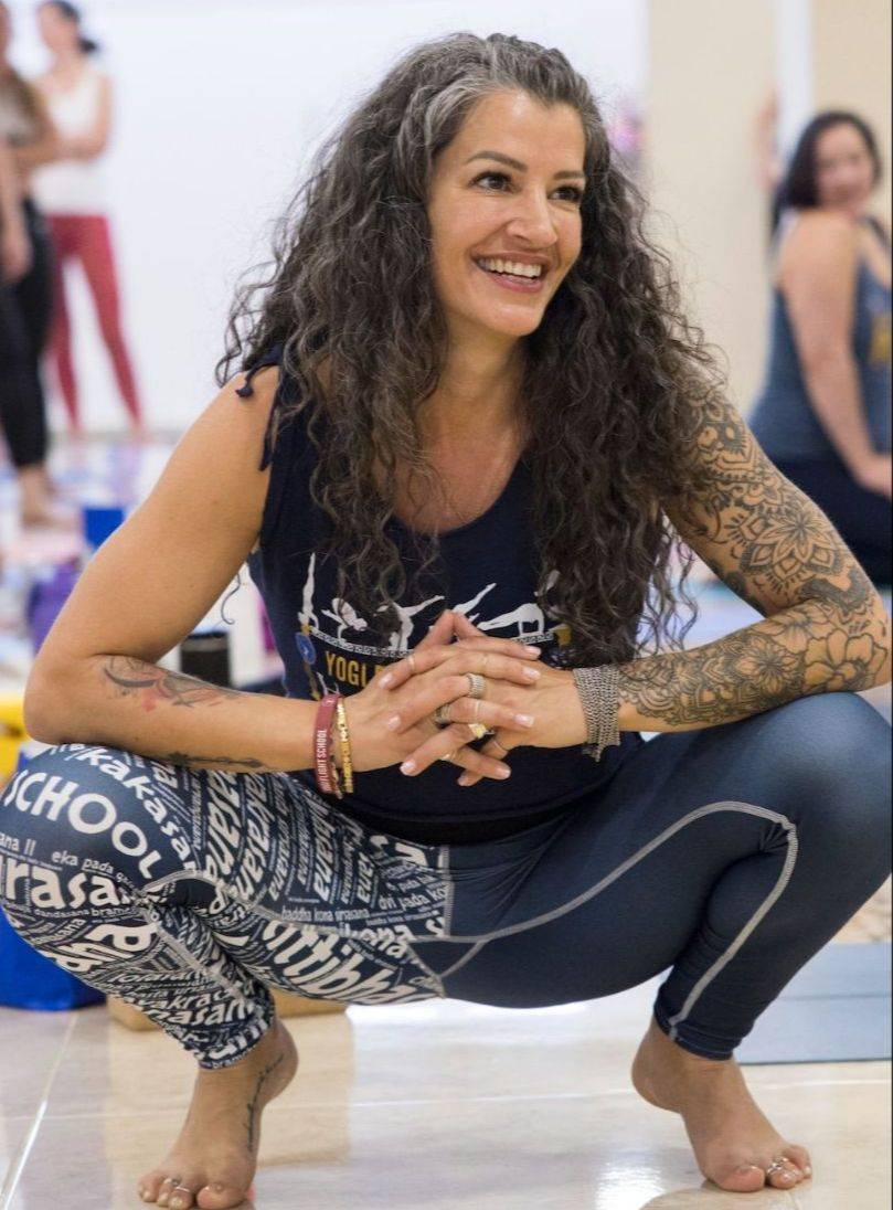 nathania stambouli lotus pose padmasana