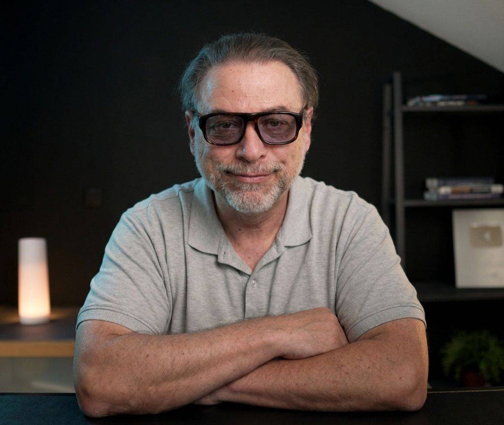 Javier G. Amblar, consultor estratégico, en su despacho