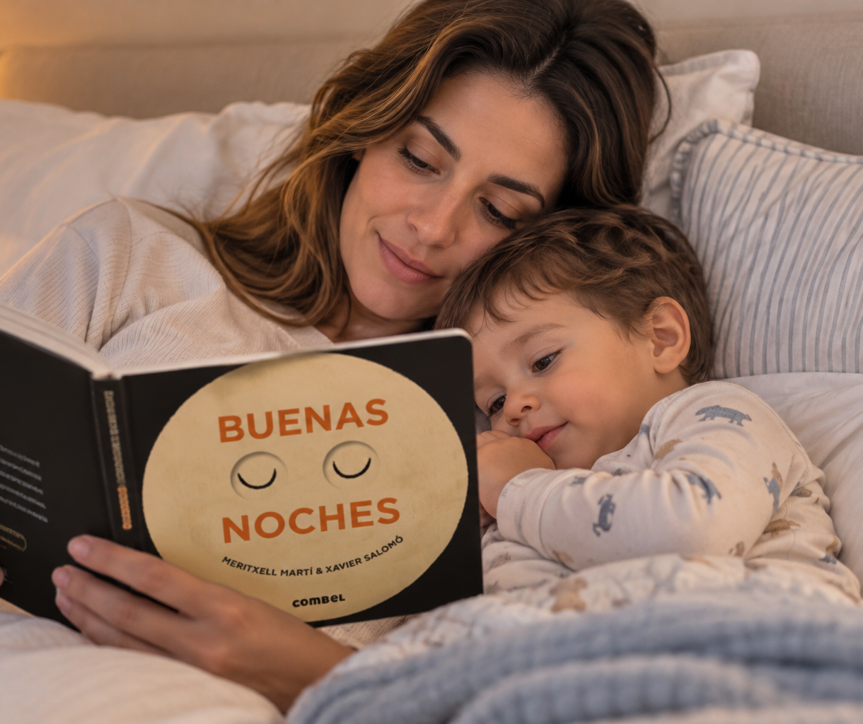 Mamá abrazando a su bebé