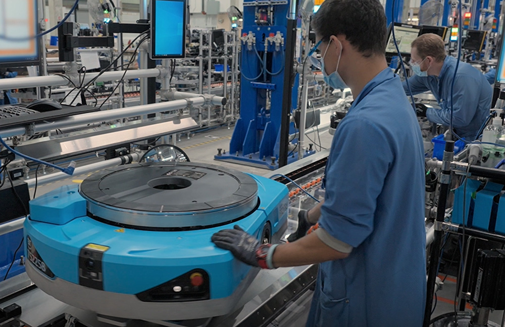 Amazon robotics manufacturing line