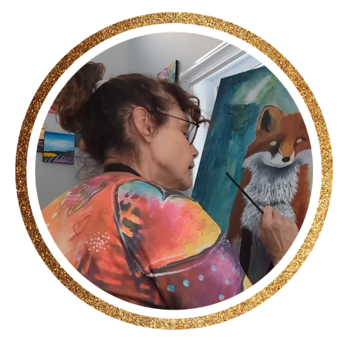 Élève en pleine séance de peinture en plein air à Charlevoix, guidée par Céline Roger