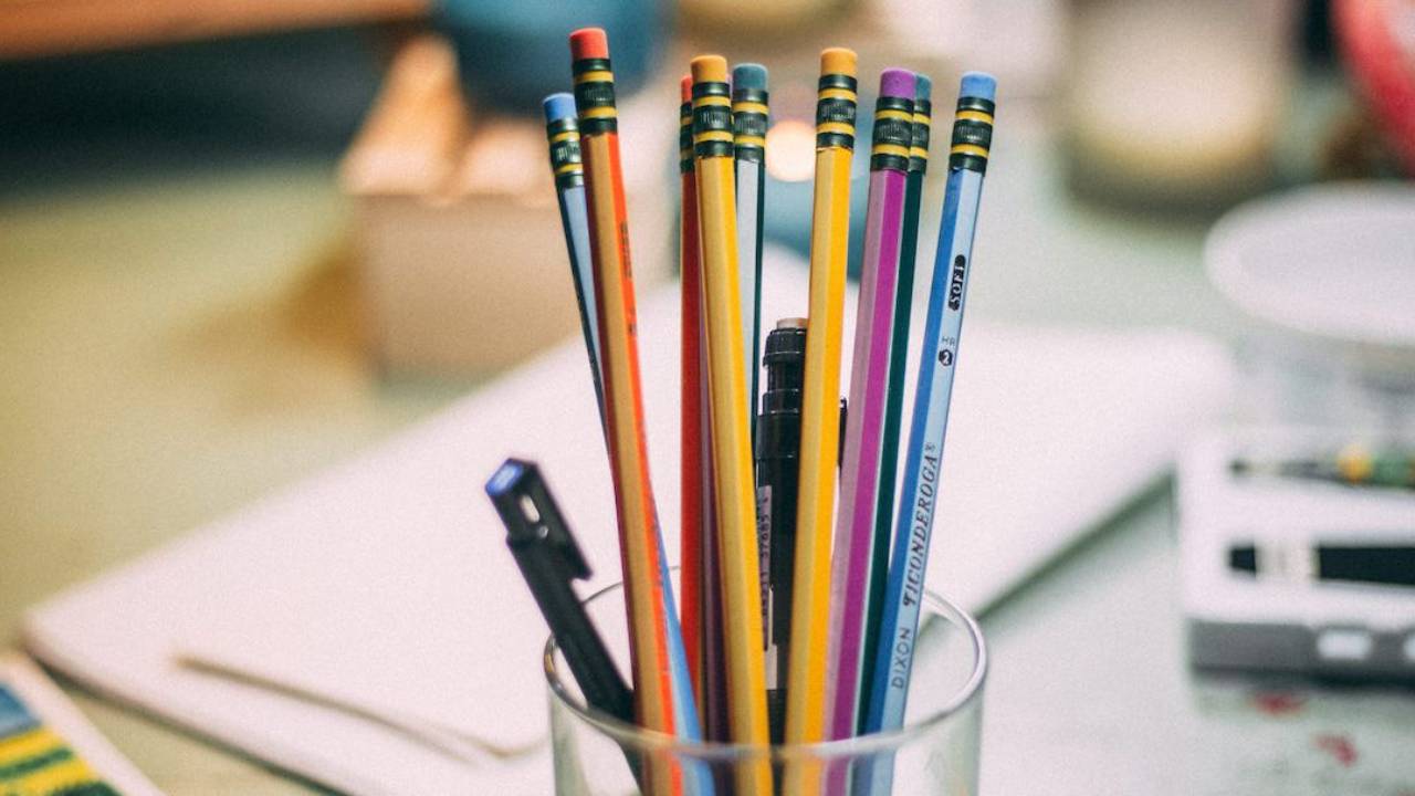 How are colored pencils made?