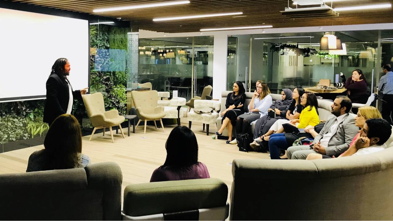 Unlock Your Inner Keynote Rockstar: 5-Day Guide