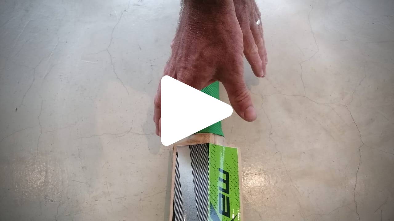 WATCH The Correct Batting Grip for Cricket