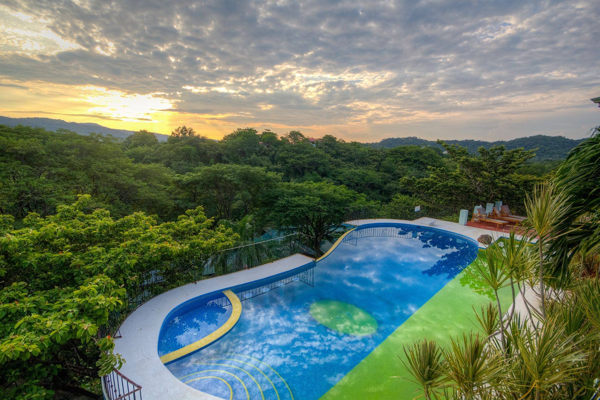 The infinity pool above the jungle at the Costa Rica retreat