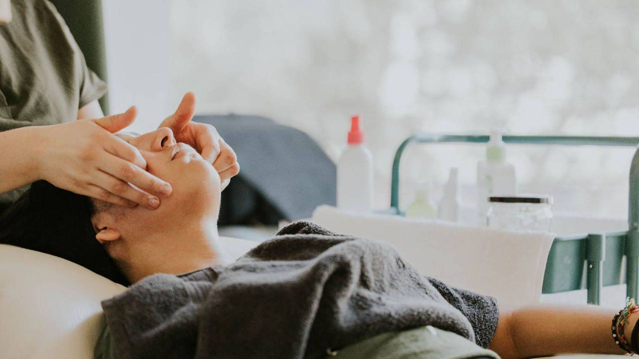 How Often Should You Get an Acupuncture Facelift in Oakland? A Realistic Timeline
