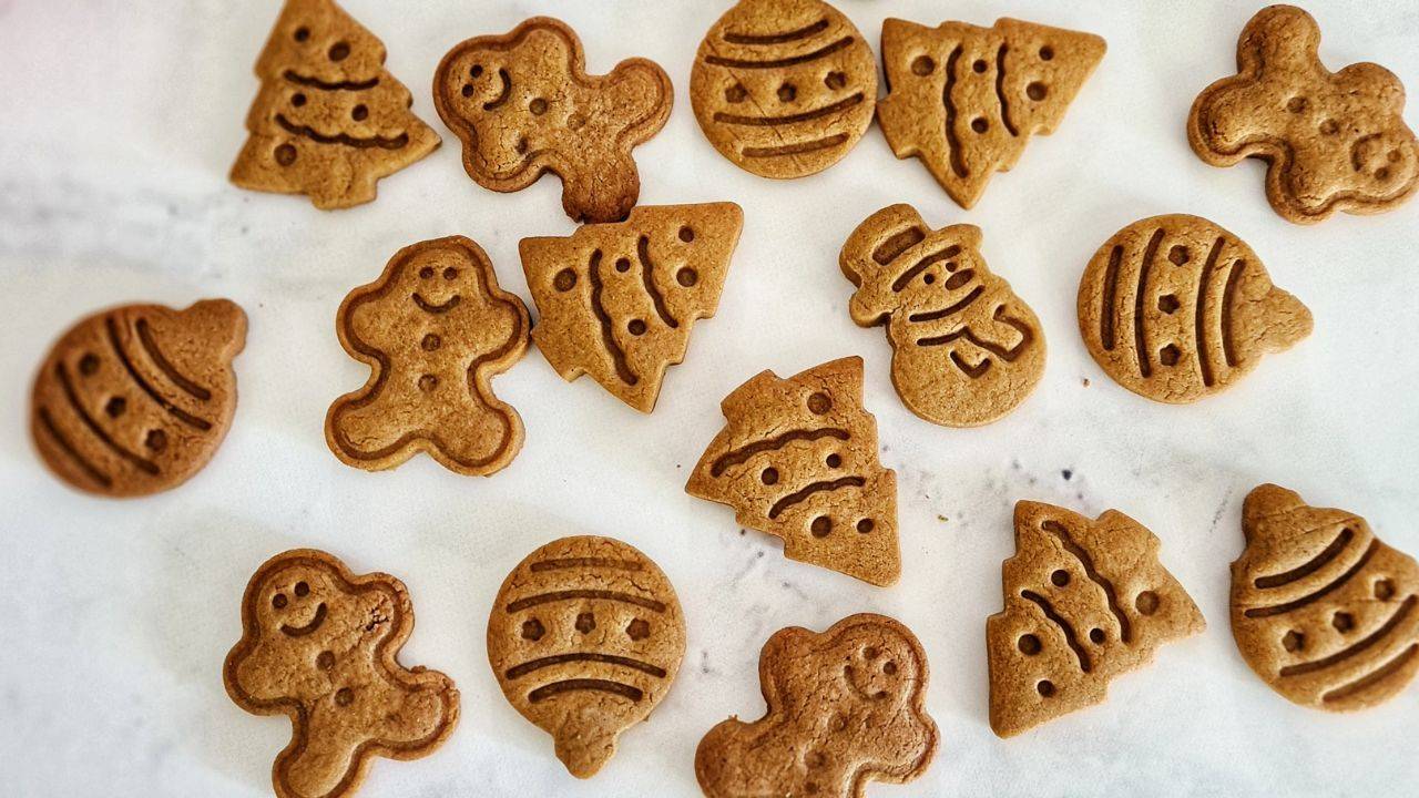 Crunchy Gingerbread Cookies