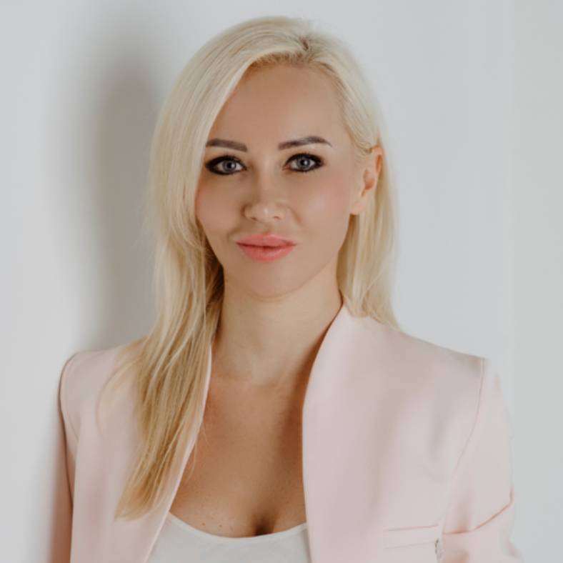 Eliza Joanska, female entrepreneur, featured in Create Evolve Overcome Magazine by The Female CEO