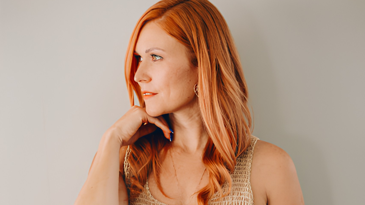 Alneja Gašpar Horvat in reflective pose symbolising self-expression, confidence, and personal visibility