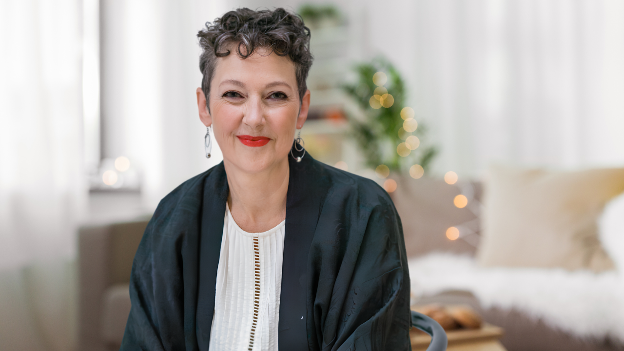 Kate Hoyle, clinical hypnotherapist and mental health expert, in a professional headshot