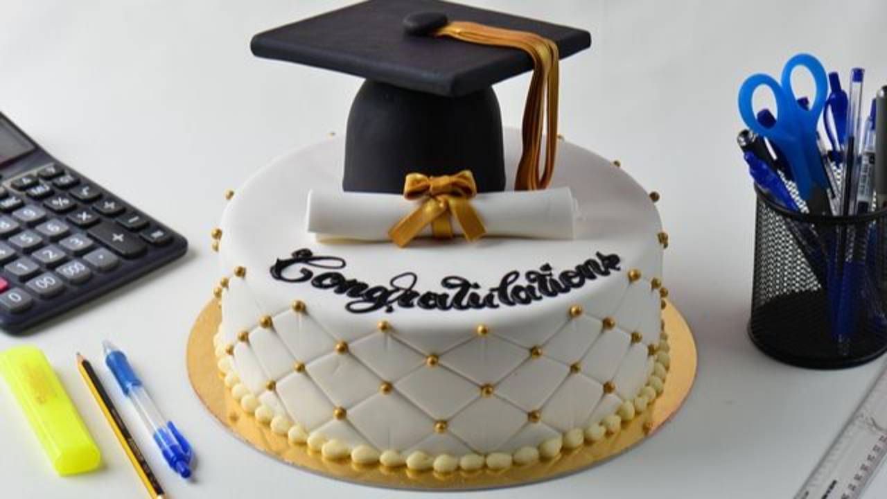 Graduation is a mark of academic success. Not everyone suited Graduates may find the workplace challenging. They do not have the experience of the workplace .