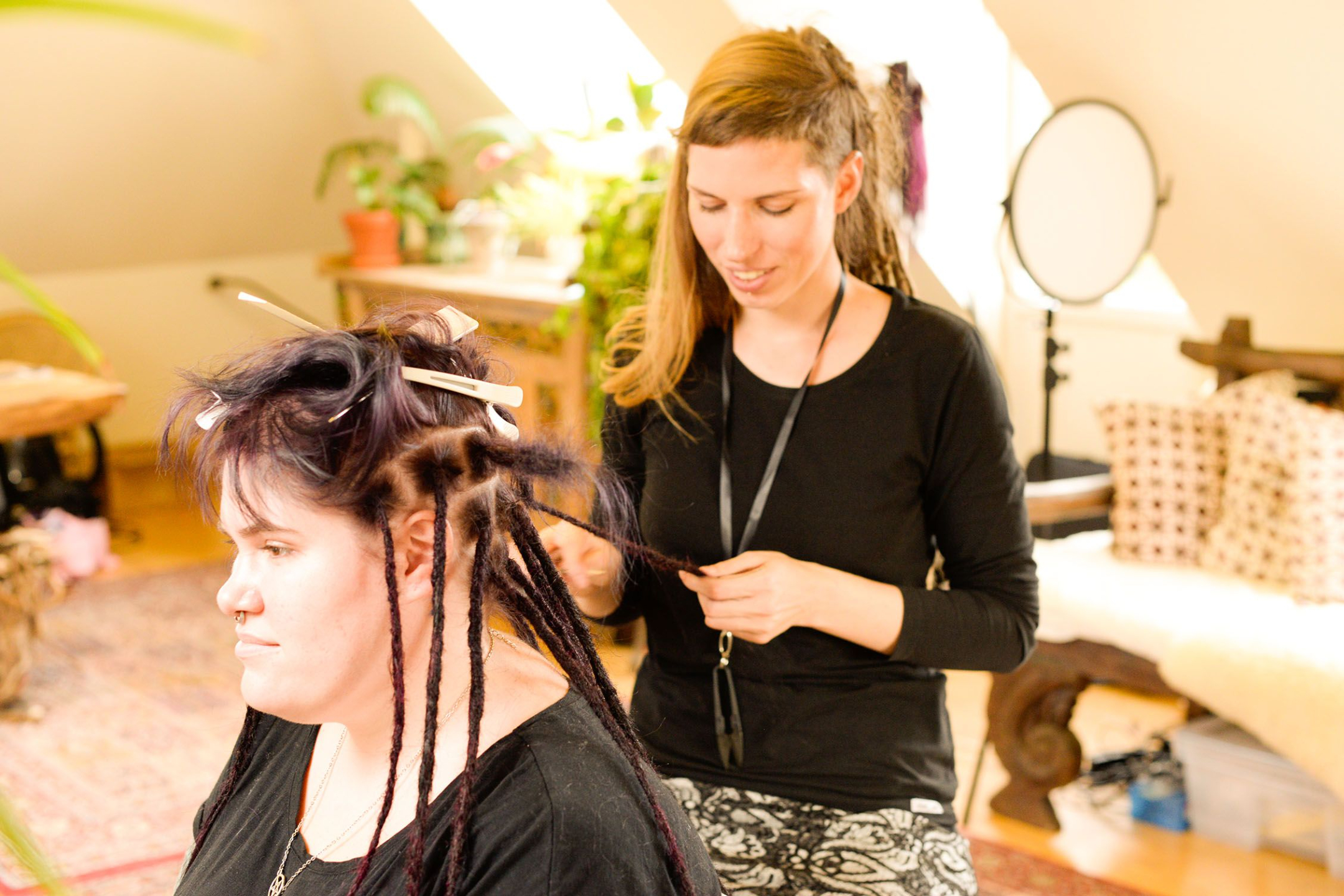 Den professionella dreadlocks frisör-utbildningen kurs i hur man gör dreads i Sverige