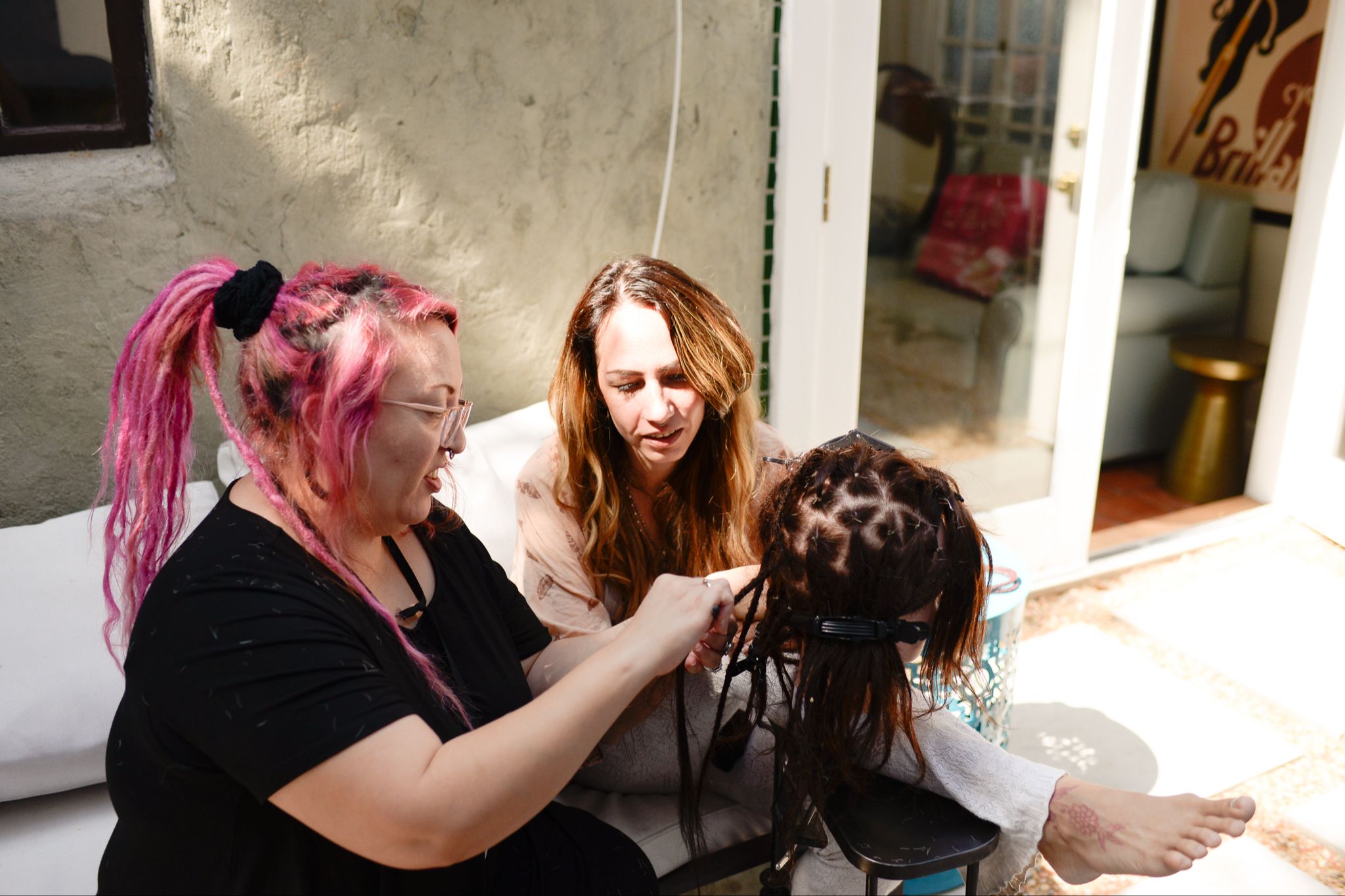 Den professionella dreadlocks frisör-utbildningen kurs i hur man gör dreads i Sverige