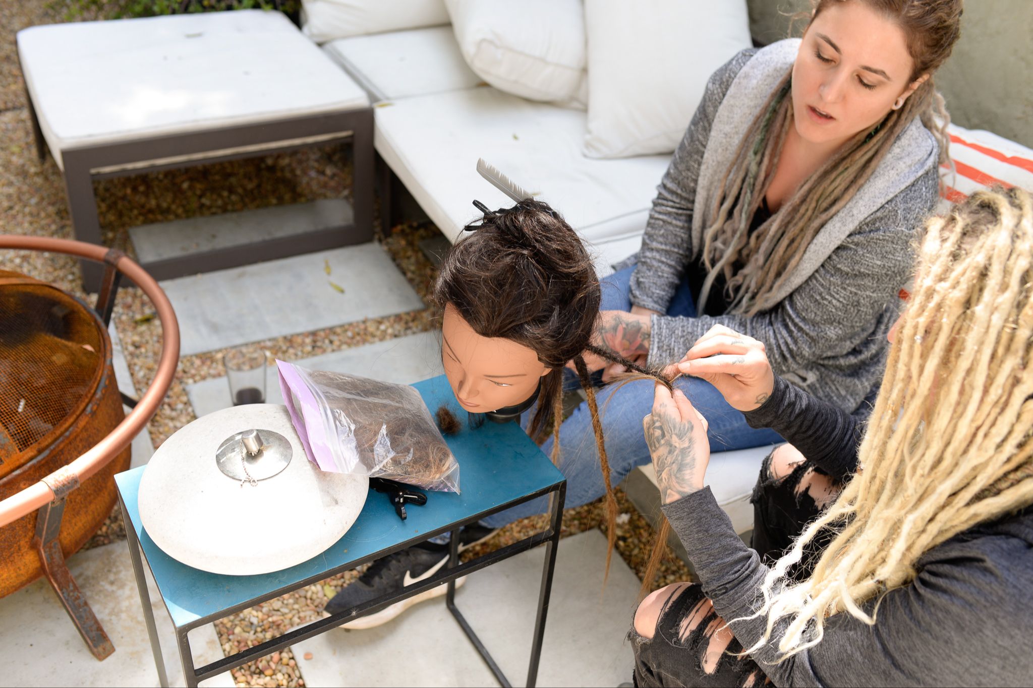 Den professionella dreadlocks frisör-utbildningen kurs i hur man gör dreads i Sverige