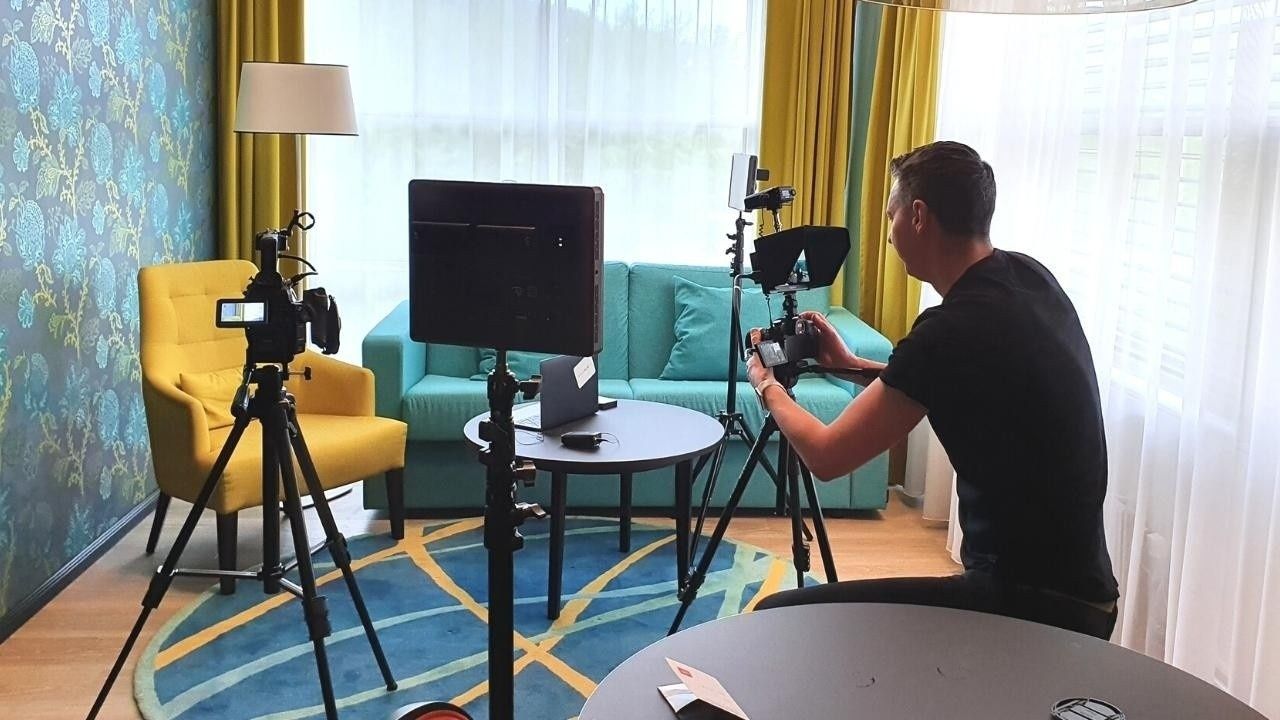 Filming for kunde på Thon hotell - Videomarkedsskolen