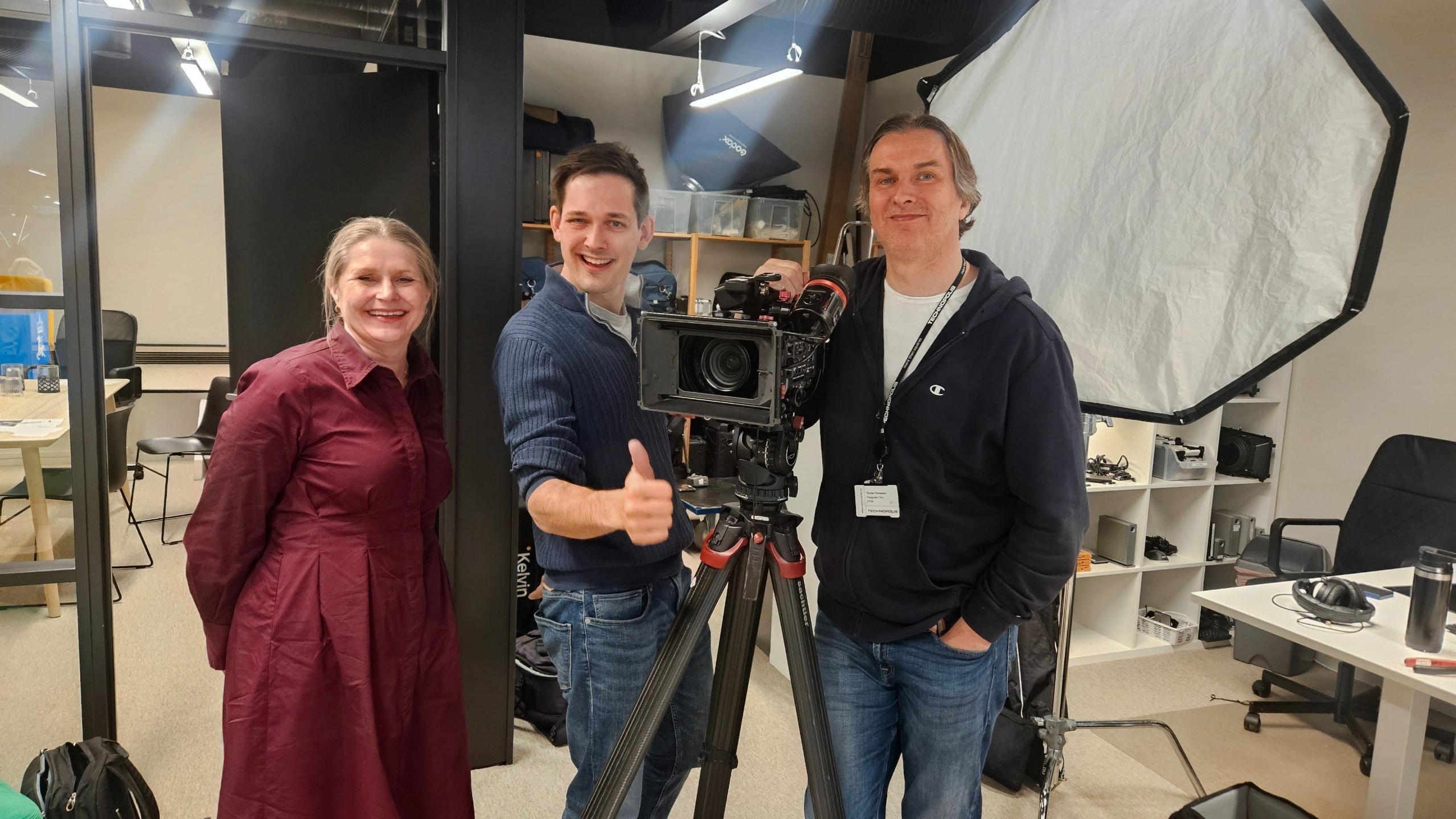Katrine Gjærum i aksjon med Playgarden Film under en videoproduksjon i Oslo